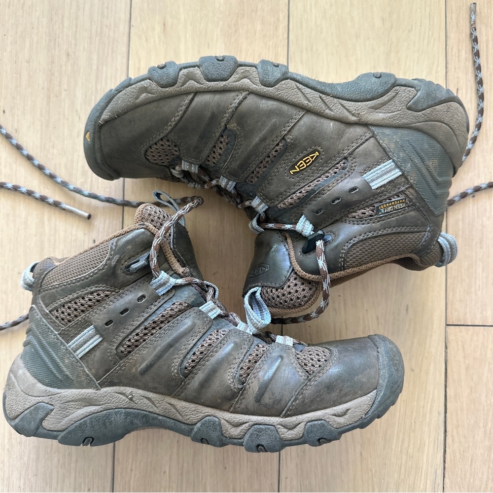Keen waterproof hiking boots